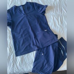 Figs Casma scrub top M and Kade Cargo pants M/T